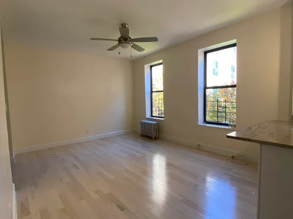 838 Riverside Drive image 2 of 12