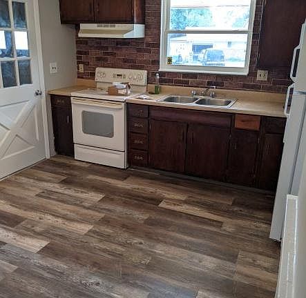 2nd image of 788 Farnham Ct