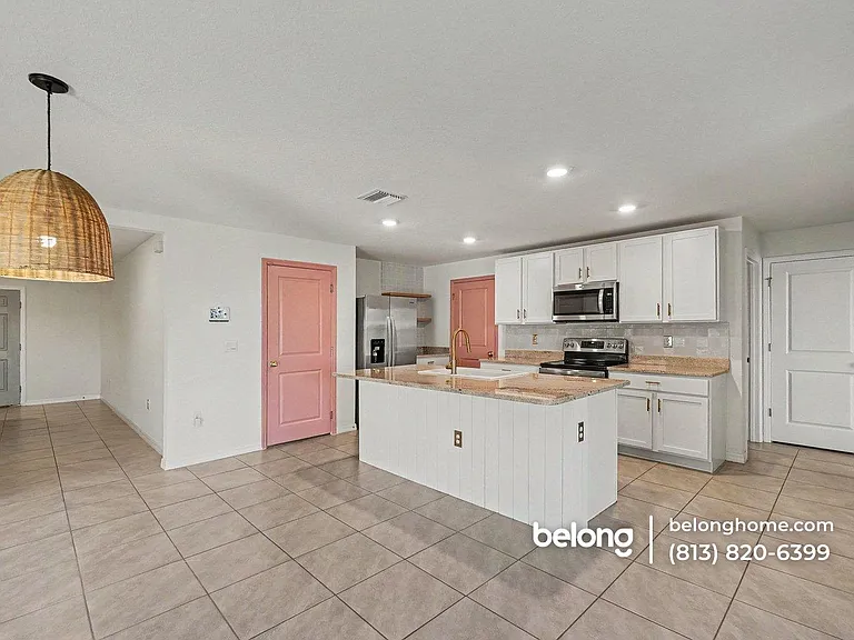 10219 Charlotte Dr — Photo 4