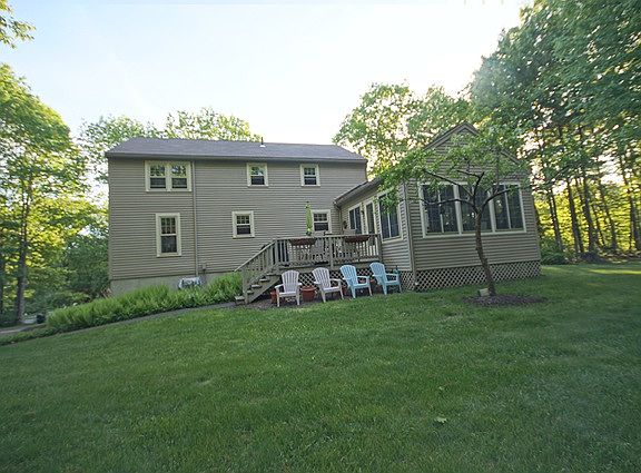5th image of 15 Village Brook Ln