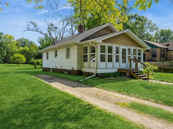 2701 53rd St, Des Moines, IA 50310