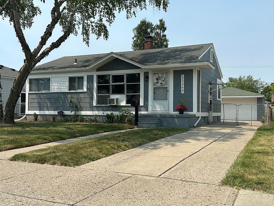 1st image of 32260 Fairchild St