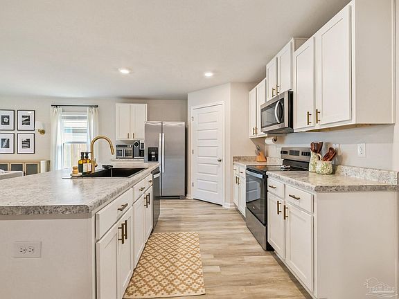 3rd image of 4422 White Birch Ct