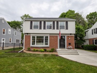 6140 N Shoreland Ave, Whitefish Bay, WI, 53217