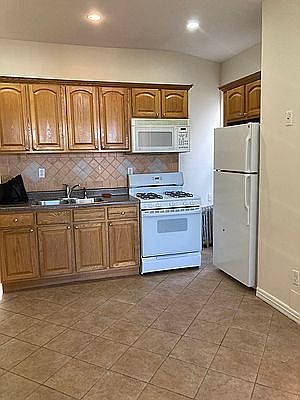 2nd image of 1927 Ditmars Blvd APT 3R