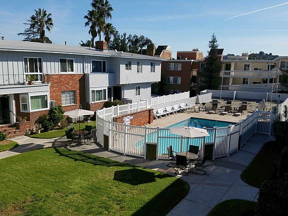 2nd image of 3930 Los Feliz Blvd #207