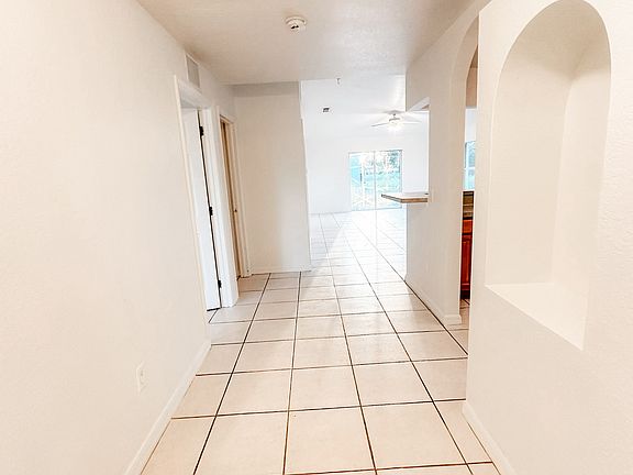 5th image of 4569 Golfview Blvd