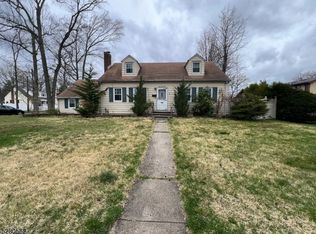 453 W Webster Ave, Roselle Park, NJ 07204