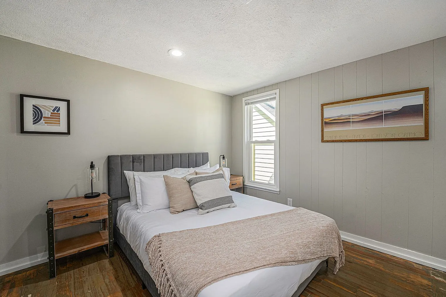 2 bed, 1.0 bath, 893 sqft, $2,886 — Photo 2