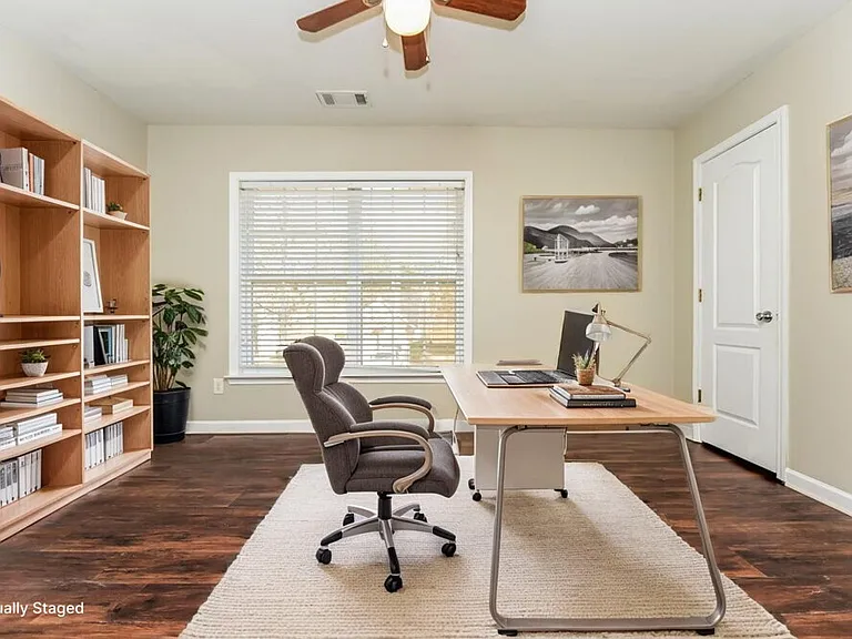 2808 Harcourt Dr — Photo 16