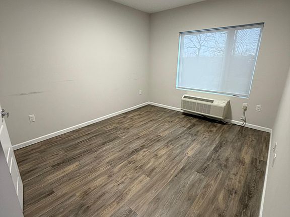 5th image of 315 Lake St #402A