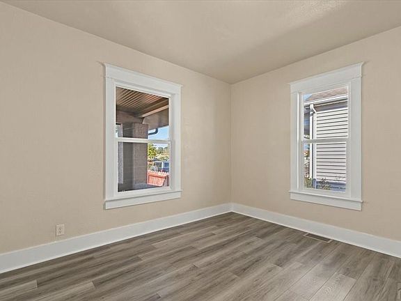 5th image of 1102 Mahren Ave