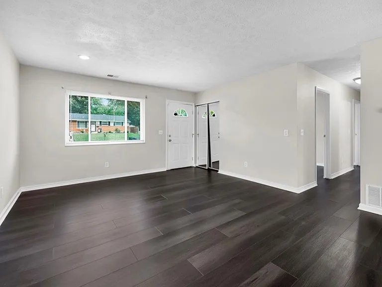 10203 Storm Dr — Photo 6