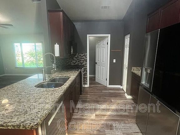 2nd image of 1899 Gatewood Dr