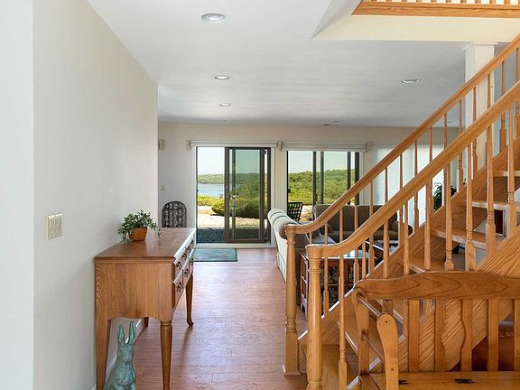 3rd image of 15 Watersedge Way