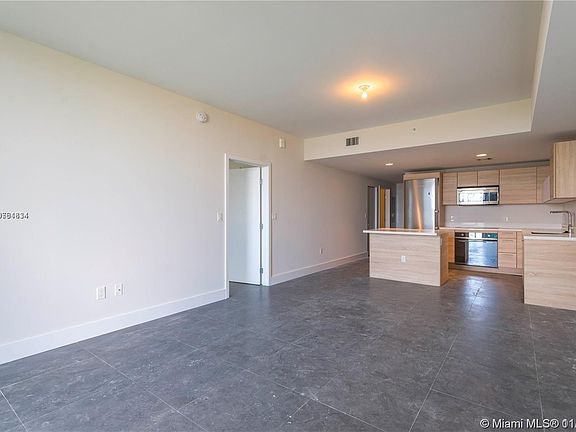 2nd image of 16385 Biscayne Blvd Unit 1920