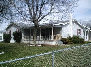 1687 Blue Jay 6 Rd, Cool Ridge, WV 25825