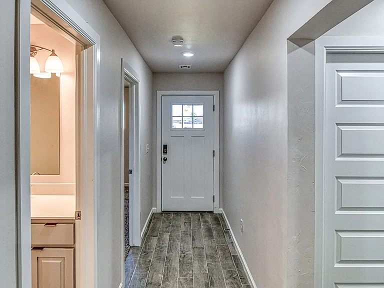 1006 Varenna Ln — Photo 4