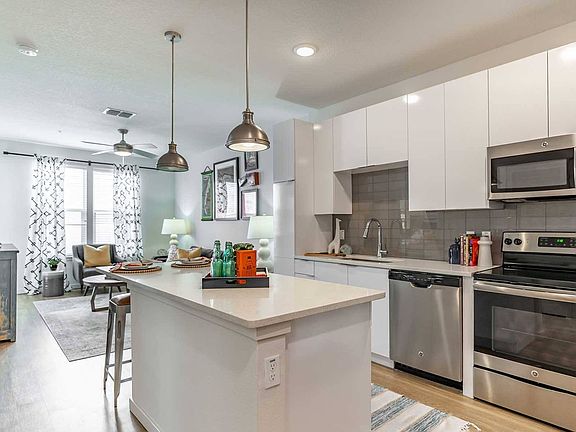 4th image of 400 N Rome Ave #4974892