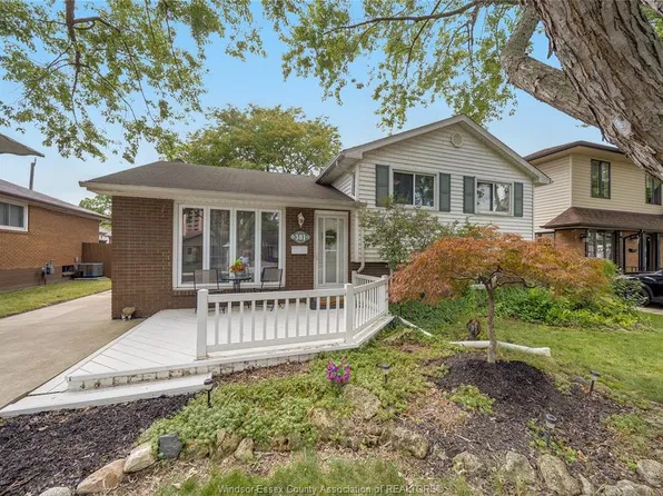 381 Carling Cres, Windsor, ON N8S 3X7