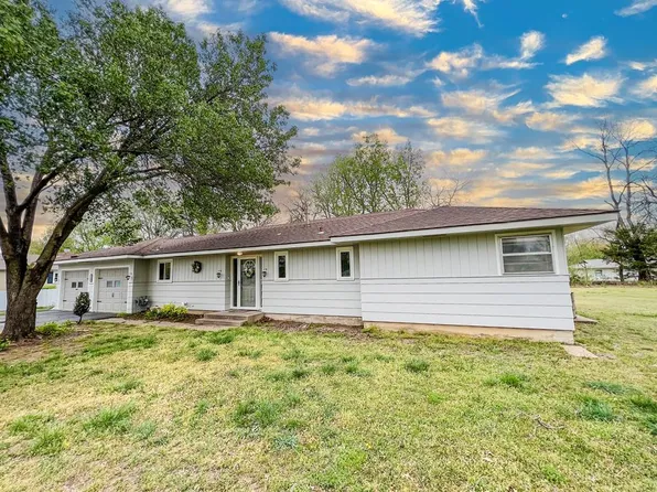 2220 Sue Ln, Independence, KS 67301