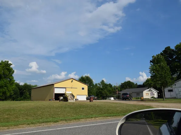 71627 County Road 681, Hartford, MI 49057