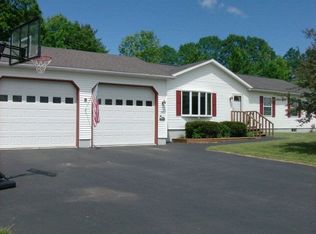 24 Jubert Ln, Plattsburgh, NY 12901