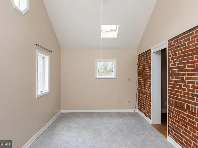 627 Walker Ave — Photo 5