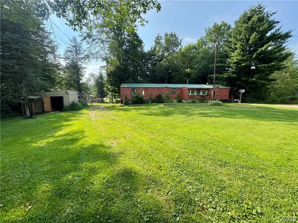 267 S Albion Rd, Altmar, NY 13302