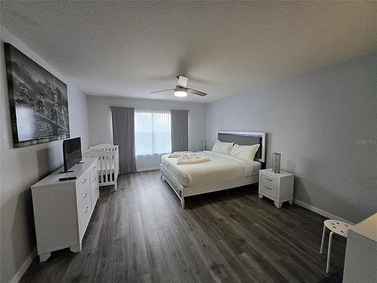 930 Oxford Dr — Photo 24