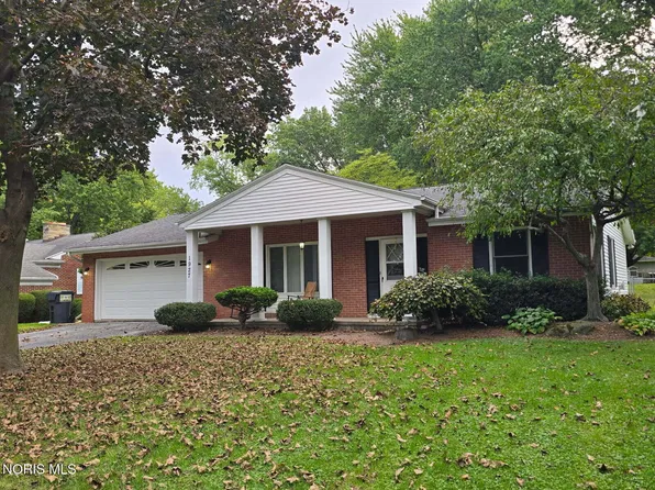 1927 Valley View Ter, Fremont, OH 43420