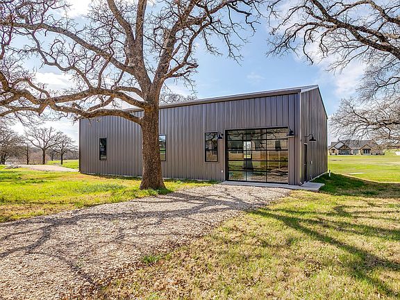 2nd image of 2001 Pinetree Post