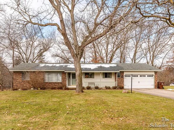 9660 Riverside Dr, Greenville, MI 48838