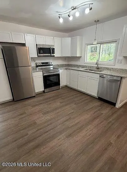 7083 Jefferson St — Photo 2