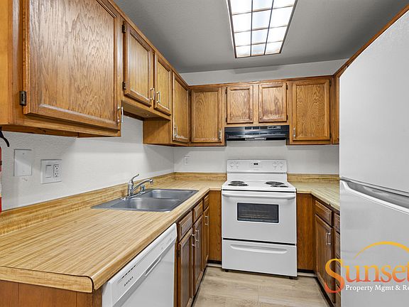 4th image of 4423 1/2 Illinois St APT 1