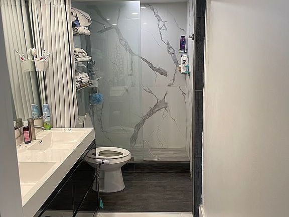 4th image of 2625 Collins Ave APT 1404
