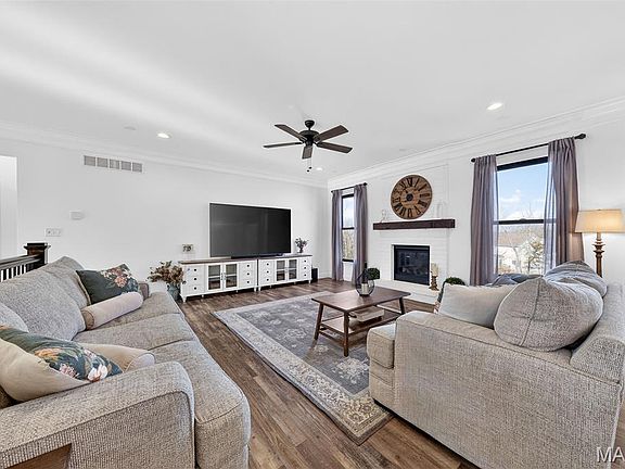 5th image of 519 Stonewolf Creek Dr