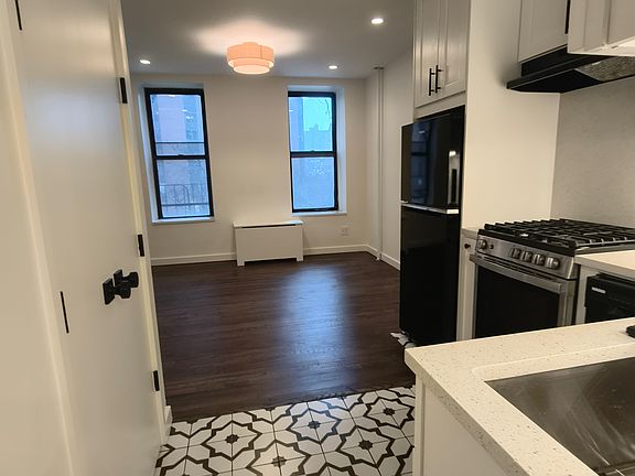 4th image of 1628 3rd Ave APT 4B
