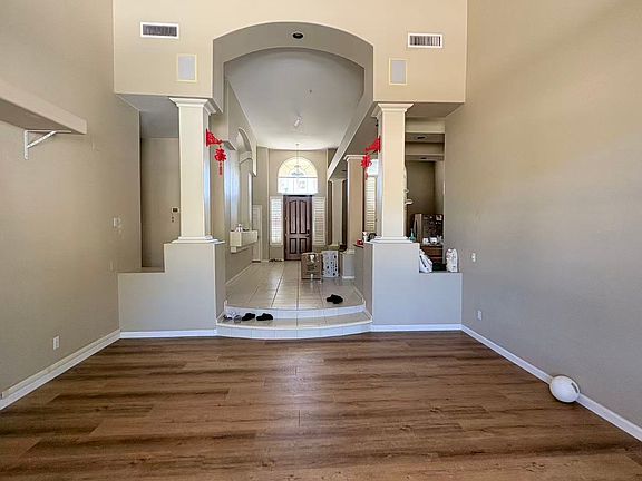 5th image of 10511 N 117th Pl