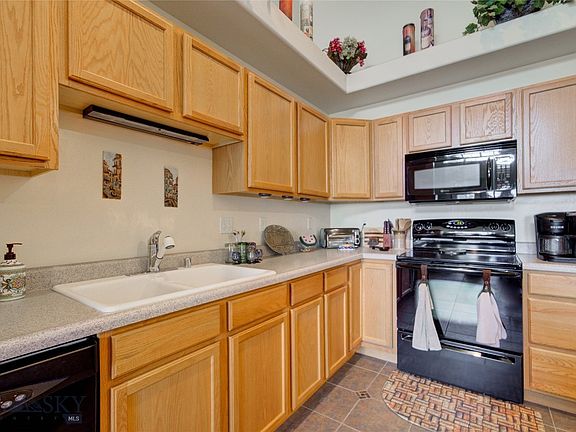 4th image of 81 N Shore Dr APT 12