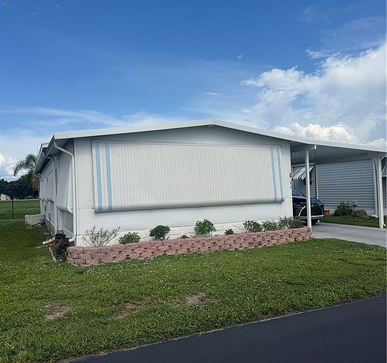 1st image of 84 Poinsettia Dr