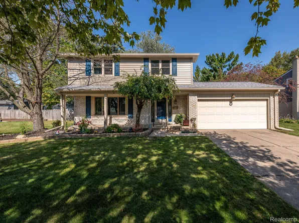 305 Cranbrook Blvd, Monroe, MI 48162
