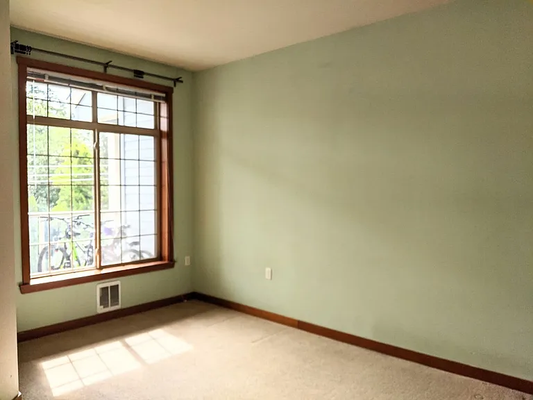 910 Gladstone St #306 — Photo 11