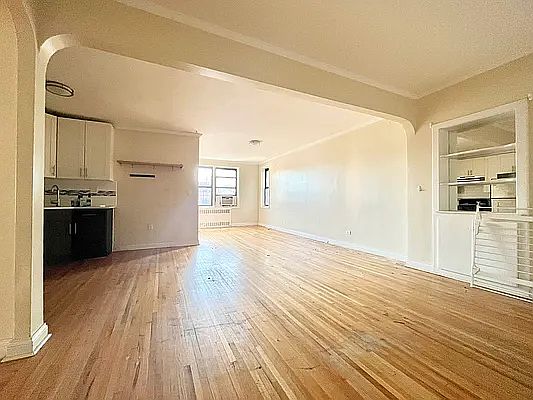 2nd image of 520 E 21st St APT 4F