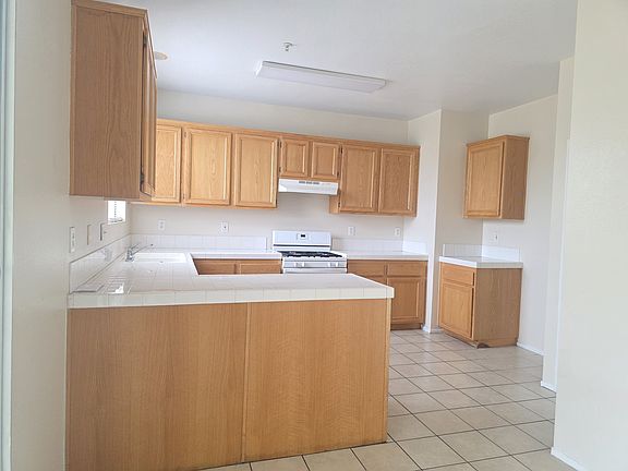 5th image of 7462 Longstreet Ln