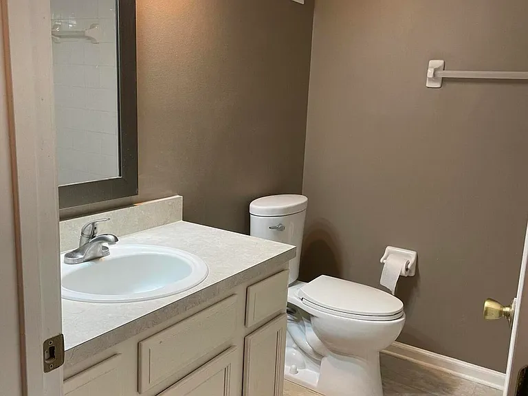 13715 Richmond Park Dr #704 — Photo 8