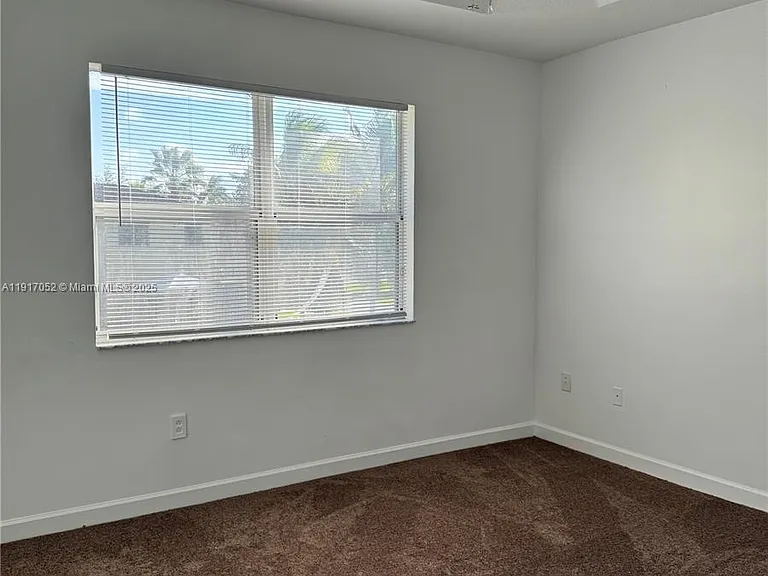 4100 NE 24th Dr — Photo 12