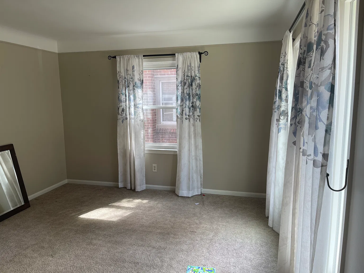 3 bed, 1341 sqft, $1,890 — Photo 2