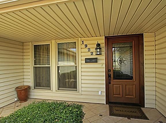 2nd image of 1922 Creek Wood Ct