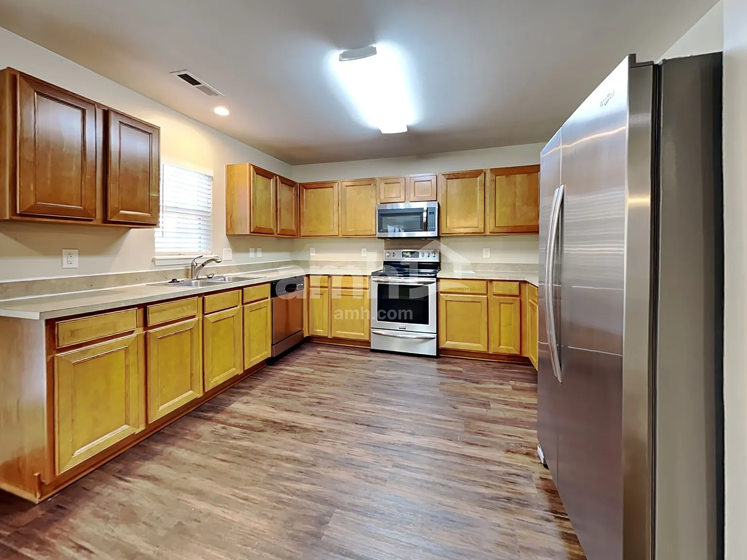 4 bed, 3.0 bath, 2656 sqft, $2,790 — Photo 3
